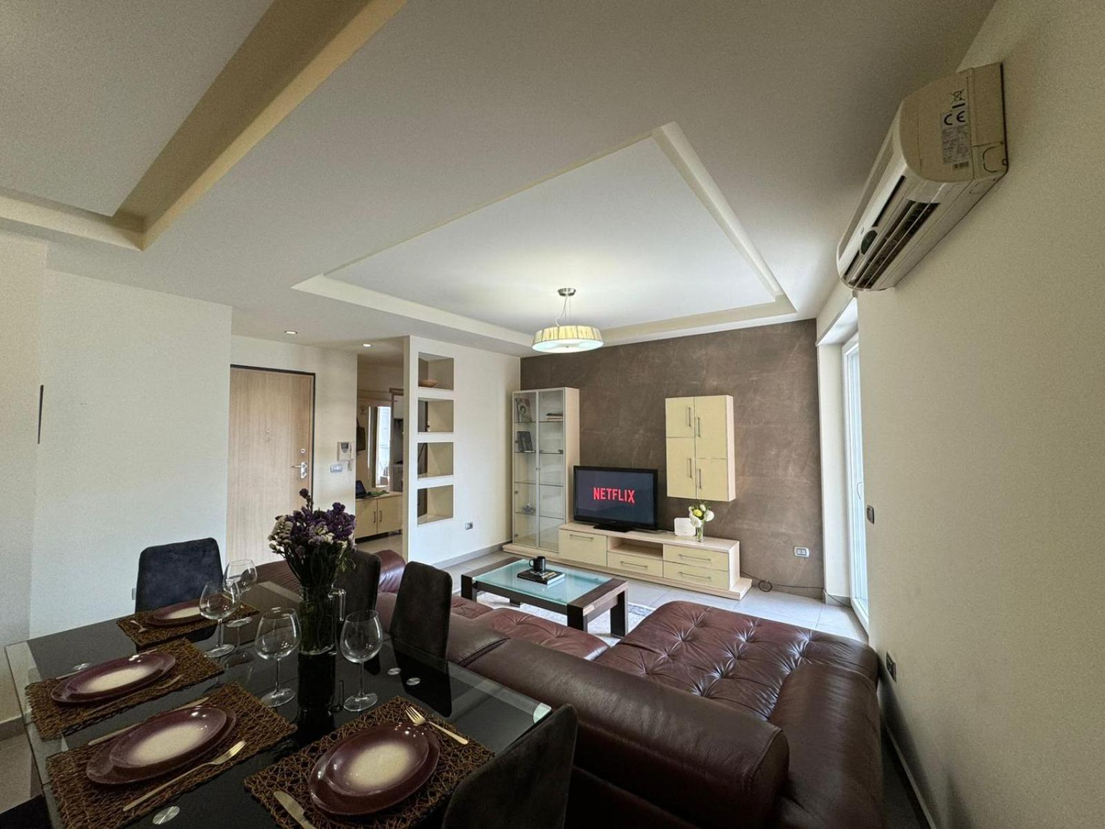 Diem Apartment Near Pazari I Ri Tirana Zewnętrze zdjęcie