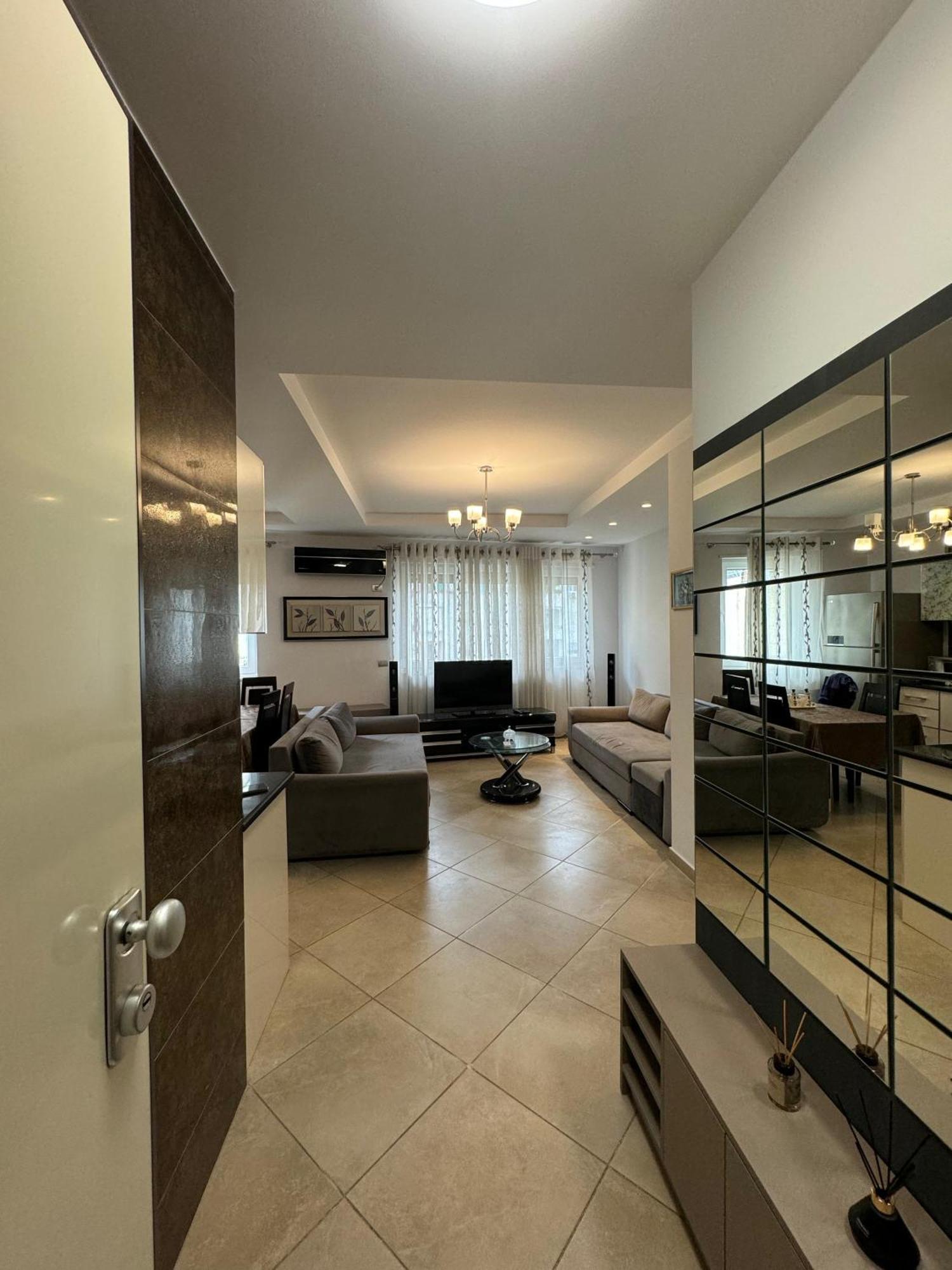 Diem Apartment Near Pazari I Ri Tirana Zewnętrze zdjęcie