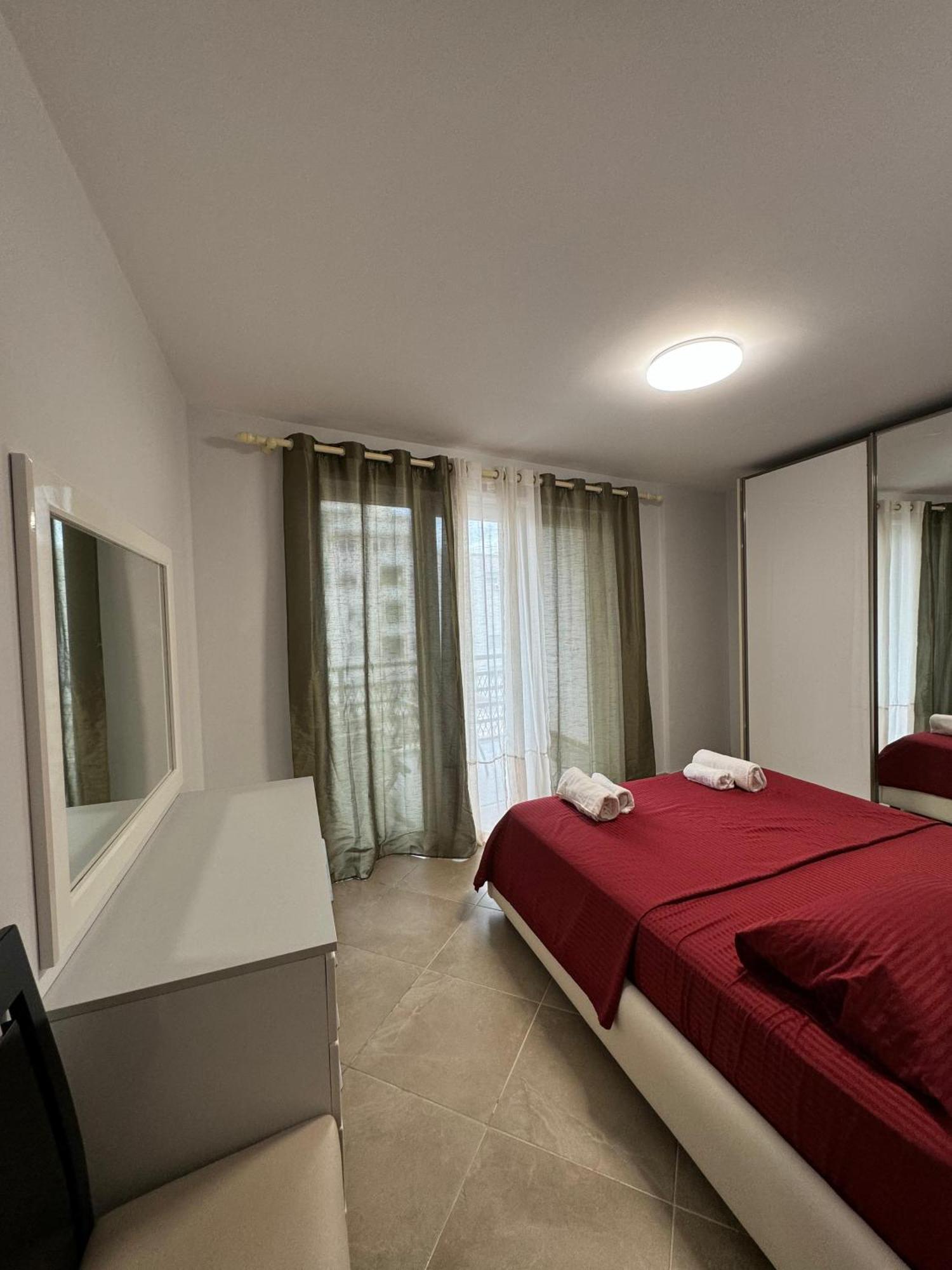 Diem Apartment Near Pazari I Ri Tirana Zewnętrze zdjęcie